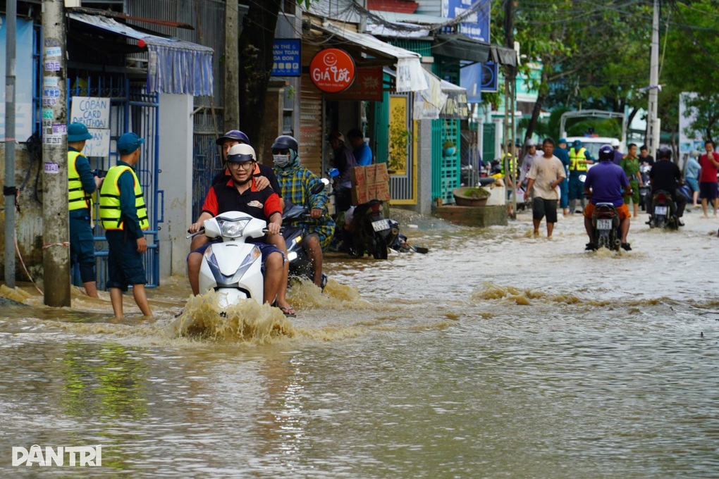 Dự báo xuất hiện đợt lũ mới trên sông Cái Nha Trang, nhiều nơi bị ngập - 1
