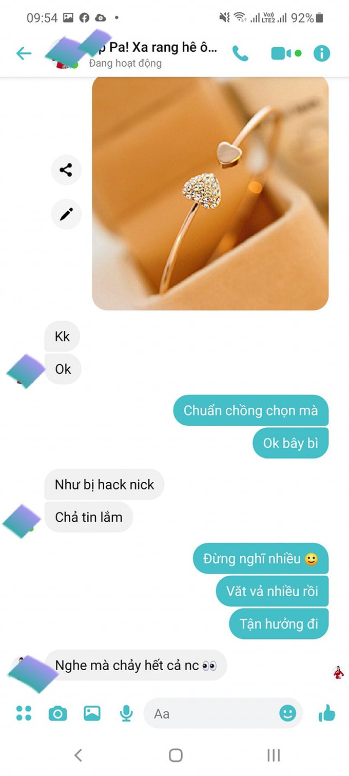 Giục vợ chọn trang sức làm quà 8/3, anh chồng khiến tất cả cười ra nước mắt khi biết sự thật - Ảnh 3. Giục vợ chọn trang sức làm quà 8/3, anh chồng khiến tất cả cười ra nước mắt khi biết sự thật - Ảnh 3.