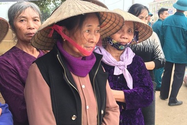 Vụ xe khách tông chết 7 người đi đưa tang: "Chiếc xe lao như tên vào đoàn người"