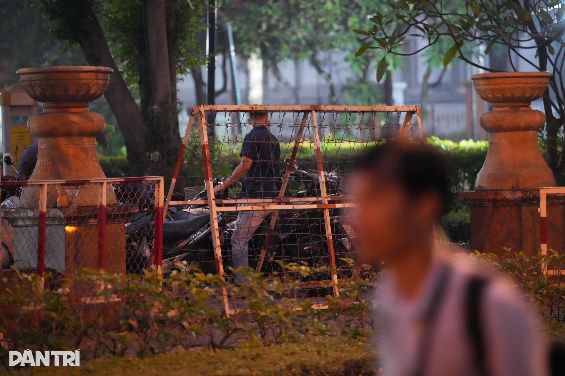 An ninh được thắt chặt từ 5h sáng tại phiên tòa Vạn Thịnh Phát - 9