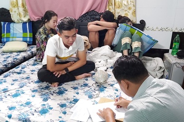 50 thanh niên thuê khách sạn “mở tiệc” ma túy đêm Noel