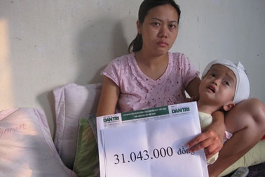 Thêm hơn 30 triệu giúp đỡ bé Phan Anh Long 