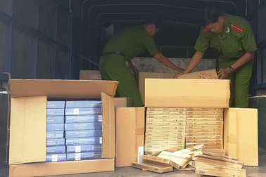 Triệt phá đường dây vận chuyển thuốc lá lậu từ Campuchia về Việt Nam