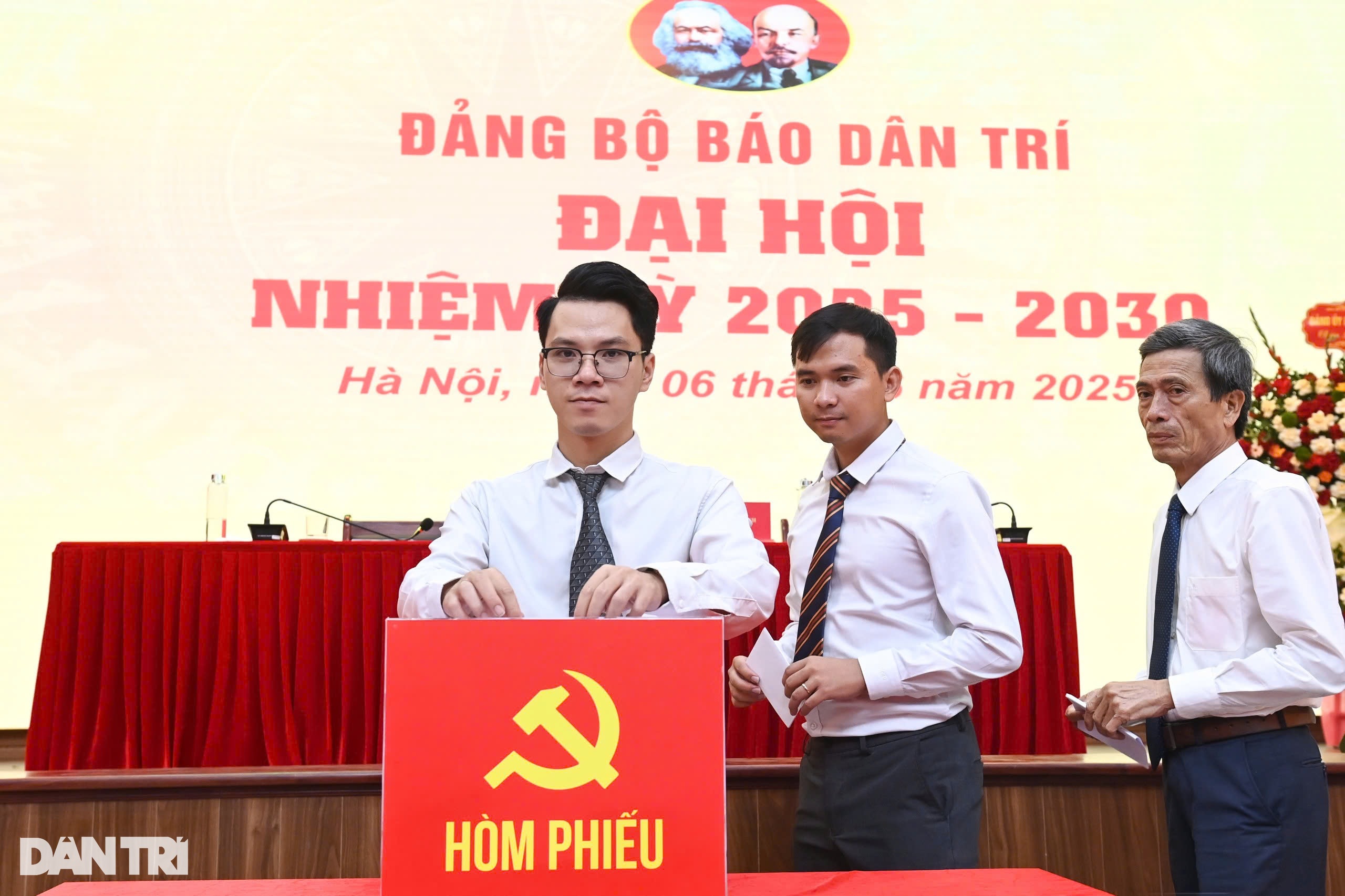 Hàm lượng trí tuệ, trách nhiệm cao làm nên Đại hội Đảng bộ báo Dân trí - 1 Hàm lượng trí tuệ, trách nhiệm cao làm nên Đại hội Đảng bộ báo Dân trí