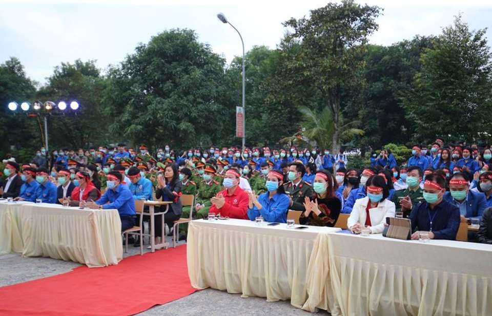 Hoa hậu Đỗ Thị Hà hưởng ứng ngày hội Chủ nhật đỏ tại Thanh Hóa - 1 Hoa hậu Đỗ Thị Hà hưởng ứng ngày hội Chủ nhật đỏ tại Thanh Hóa - 1