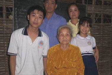 Nam sinh nghèo ngập ngừng trước cánh cổng đại học