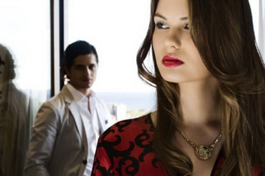 "Mật ngọt của phi công trẻ" khiến nữ trưởng phòng trả giá cay đắng