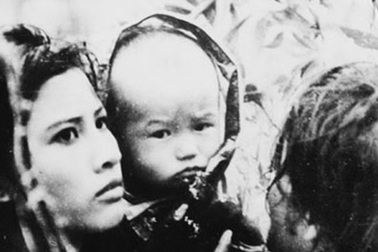 Em bé trong phim “Cánh đồng hoang” là ai?