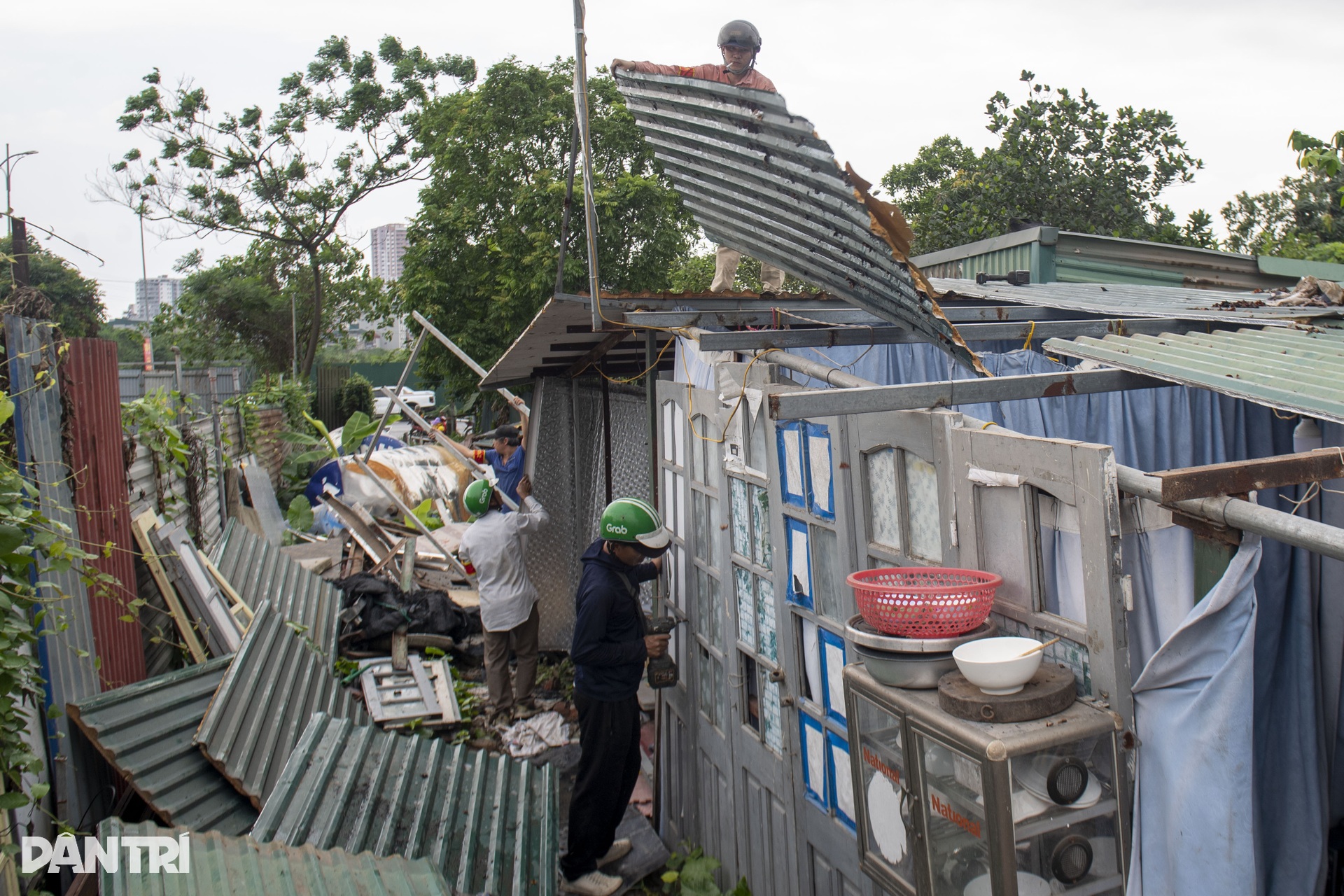 Hà Nội: Tháo dỡ loạt công trình vi phạm ở phường Hoàng Mai - 4
