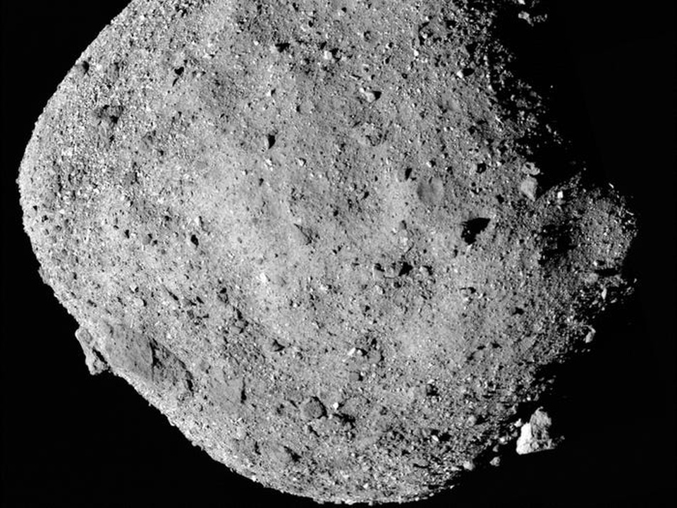 Tàu thám hiểm của NASA đã lấy được gì từ tiểu hành tinh Bennu? - 3 Tàu thám hiểm của NASA đã lấy được gì từ tiểu hành tinh Bennu? - 3