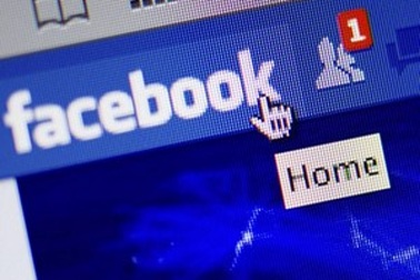 Cảnh sát khám xét nhà vì những nội dung bạo lực đăng trên Facebook
