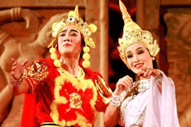 Nhà hát Chèo Hà Nội nhận Huân chương Lao động 