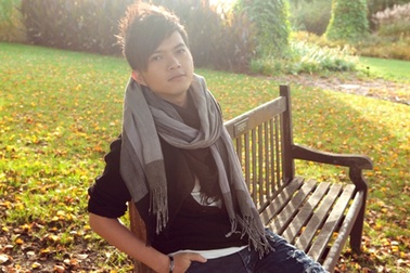 Nam Cường lãng đãng giữa trời thu London