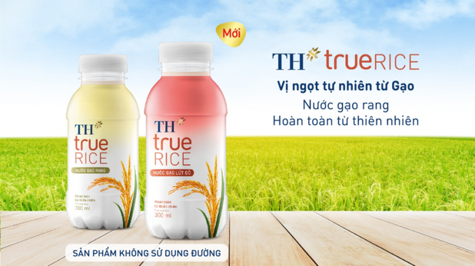 Nước gạo lứt đỏ và Nước gạo rang TH true RICE là bộ đôi sản phẩm đồ uống lành mạnh của Tập đoàn TH chắt lọc tinh túy từ hạt gạo - “ngọc trời” của người Việt.