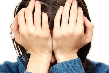 Tự chữa khô hạn, nguy cơ mất đường sinh nở vì viêm nhiễm