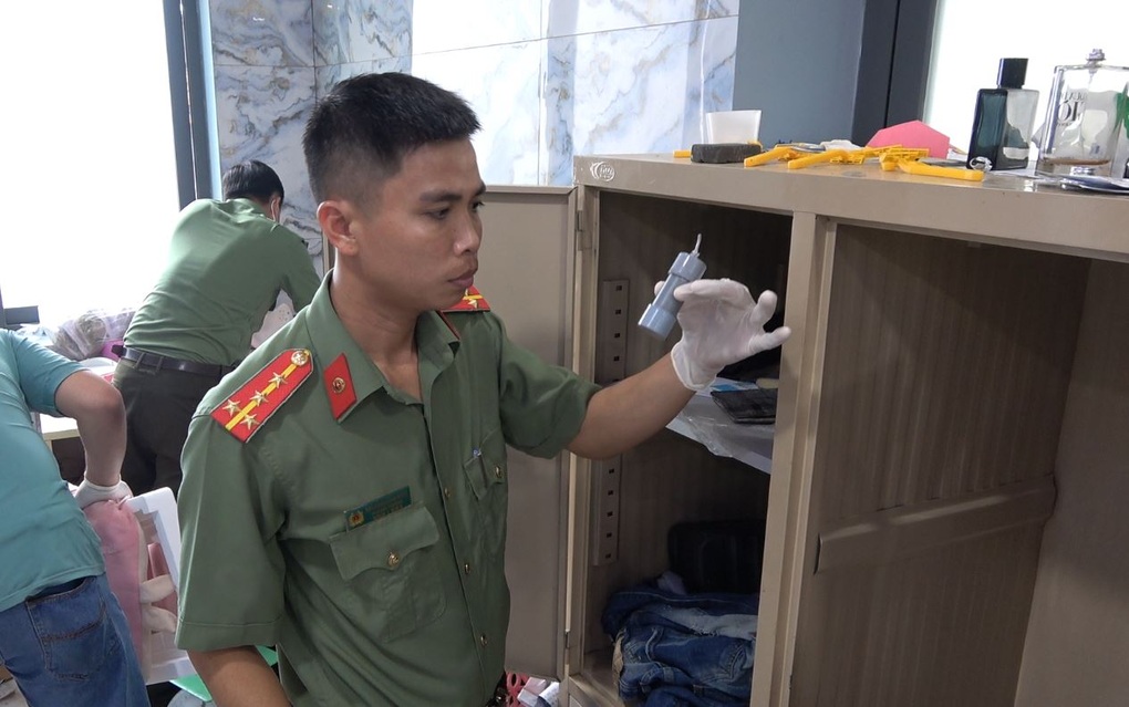 Bắt băng giang hồ trên cầu Rạch Miễu: 16 đối tượng dương tính ma túy - 3 Bắt băng giang hồ trên cầu Rạch Miễu: 16 đối tượng dương tính ma túy - 3