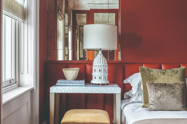 Chuyên gia phong thủy nói gì về việc đặt gương trong phòng ngủ?