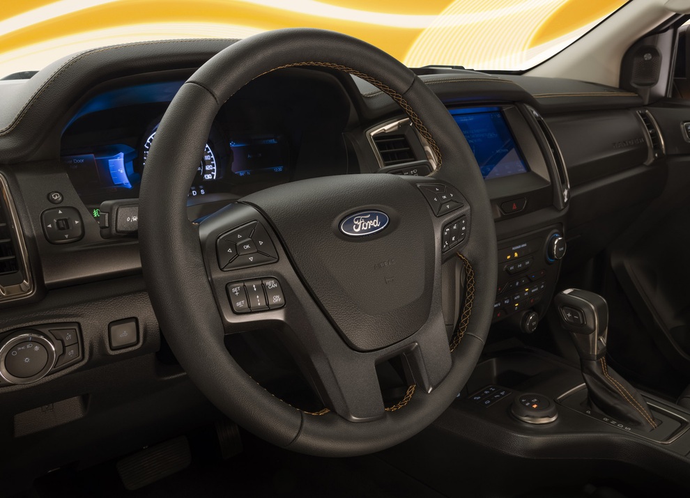 Ford Ranger có thêm phiên bản Splash màu cam rực rỡ - 12 Ford Ranger có thêm phiên bản Splash màu cam rực rỡ - 12