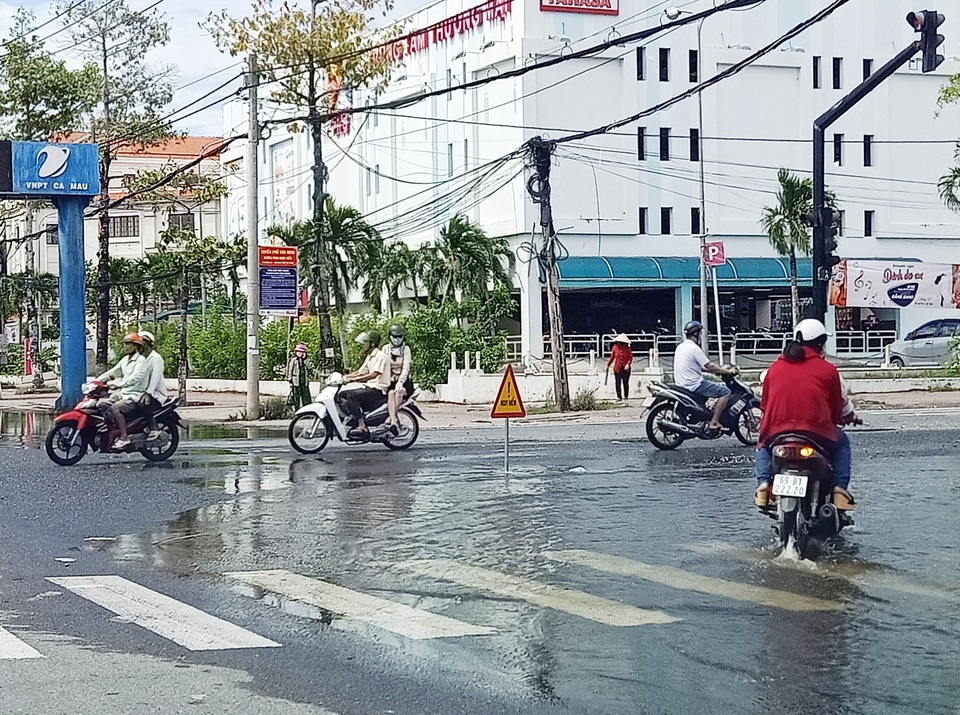 Cà Mau: Hạn chế liên hoan, vui chơi... để ứng phó, khắc phục thiên tai - 3 Cà Mau: Hạn chế liên hoan, vui chơi... để ứng phó, khắc phục thiên tai - 3