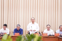 Thủ tướng: Chúng ta cùng "xắn tay áo" với TPHCM để tiến bước mạnh mẽ!