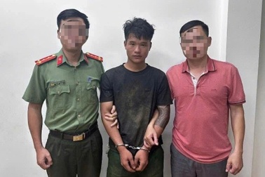 Trinh sát bắt giữ thanh niên trốn lệnh truy nã ở Lâm Đồng