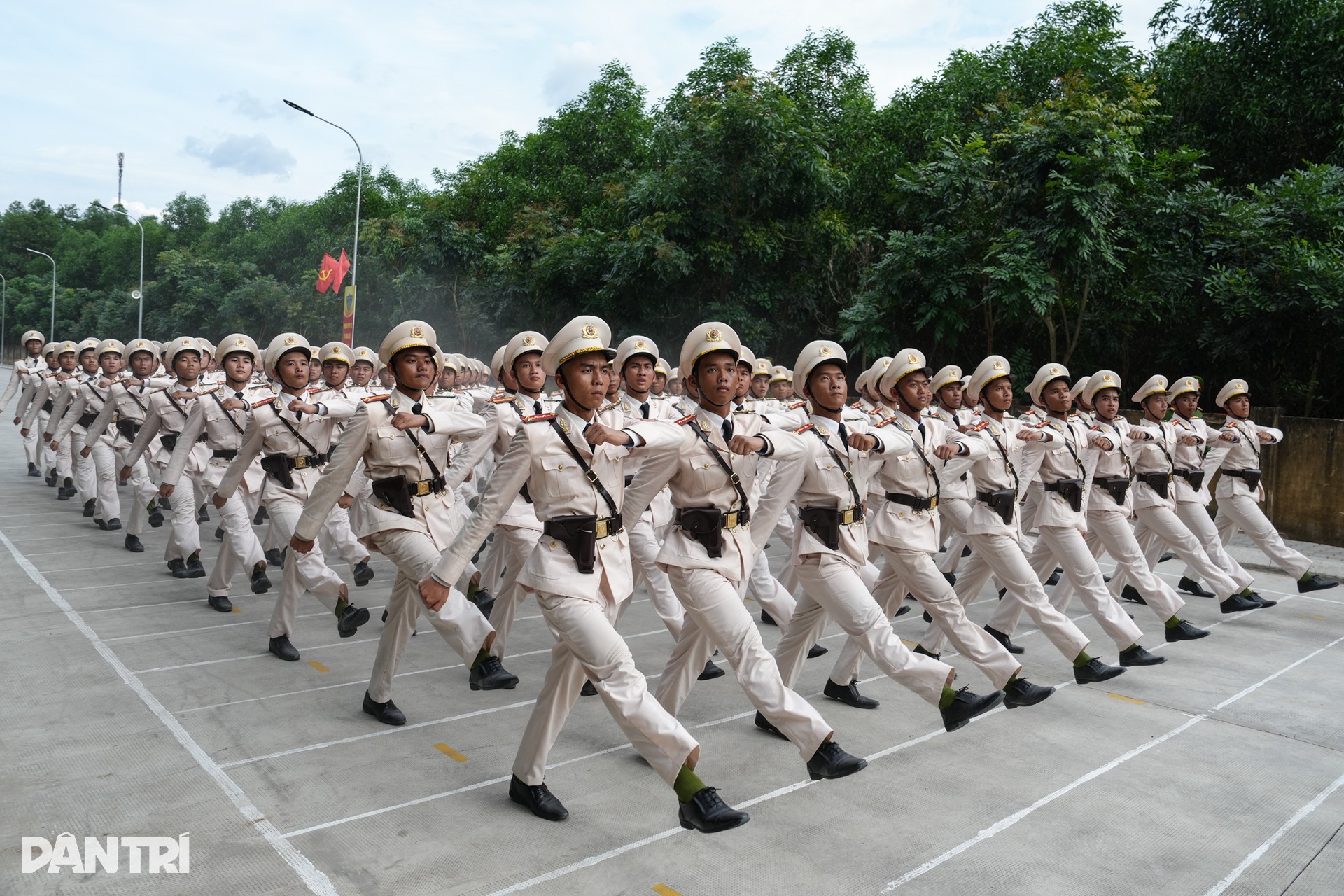 Bên trong thao trường huấn luyện diễu binh, diễu hành cho đại lễ 30/4 - 11