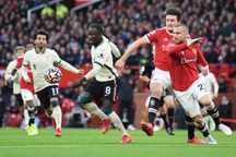 Sự nổi nóng của C.Ronaldo và sự tầm thường của Man Utd