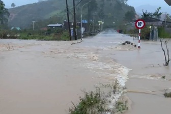 Chủ trang trại cá tầm ở Lâm Đồng bị lũ cuốn mất tích