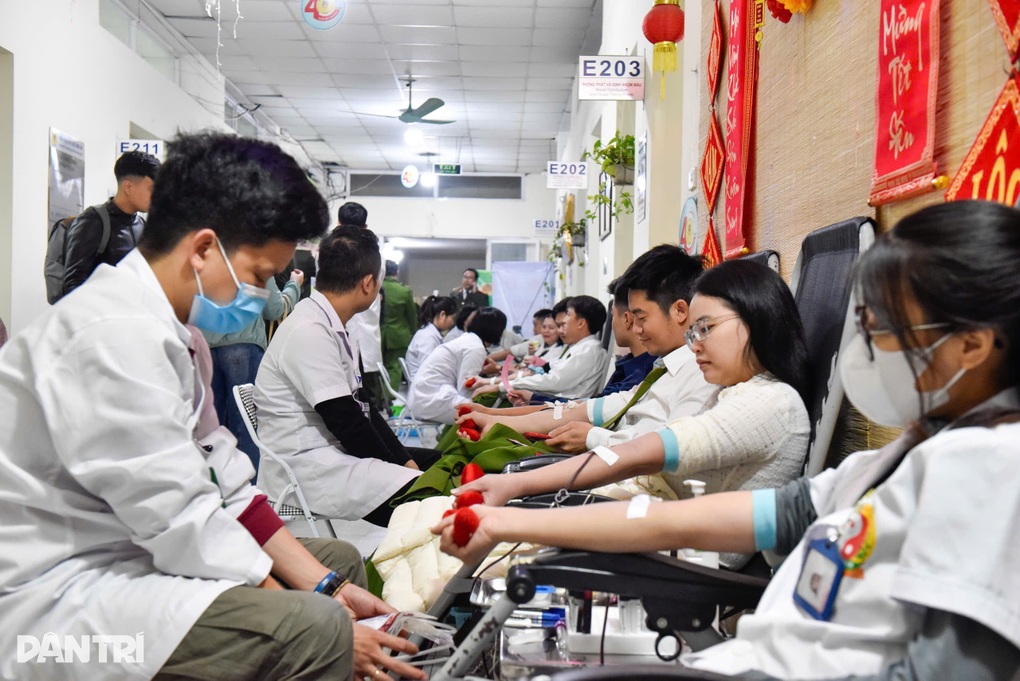 Truyền máu mang ý nghĩa sống còn với nhiều ca cấp cứu - 2 Truyền máu mang ý nghĩa sống còn với nhiều ca cấp cứu - 2