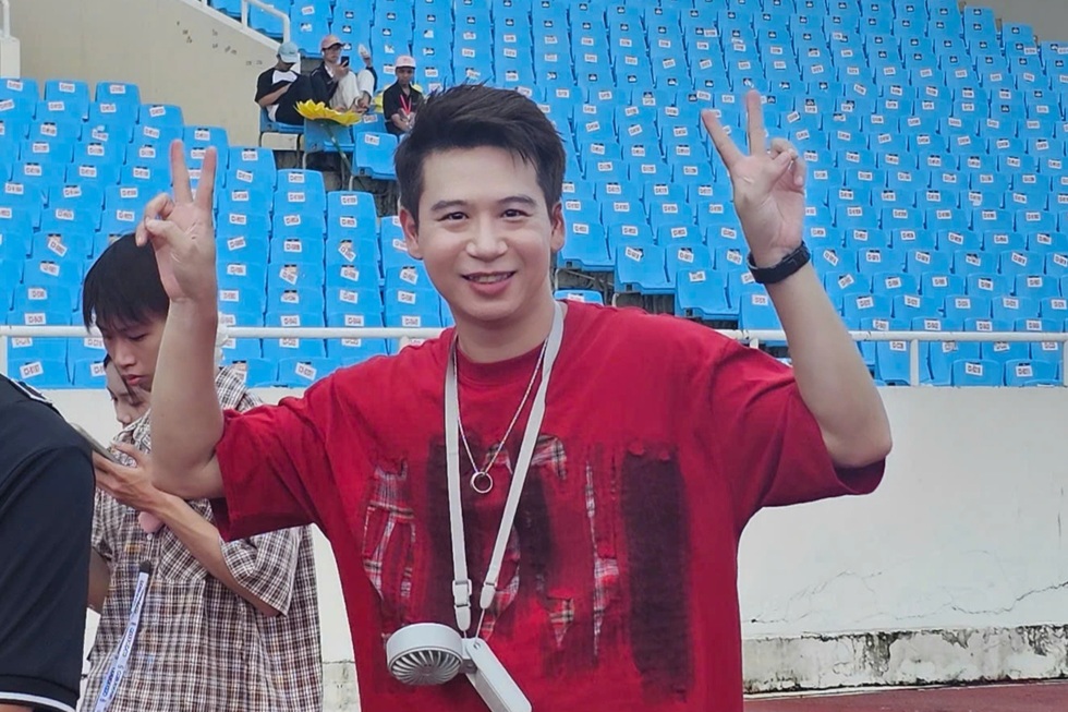 Anh trai chông gai Đỗ Hoàng Hiệp tái sinh từ số 0, tự hào biểu diễn ở A80 - 2