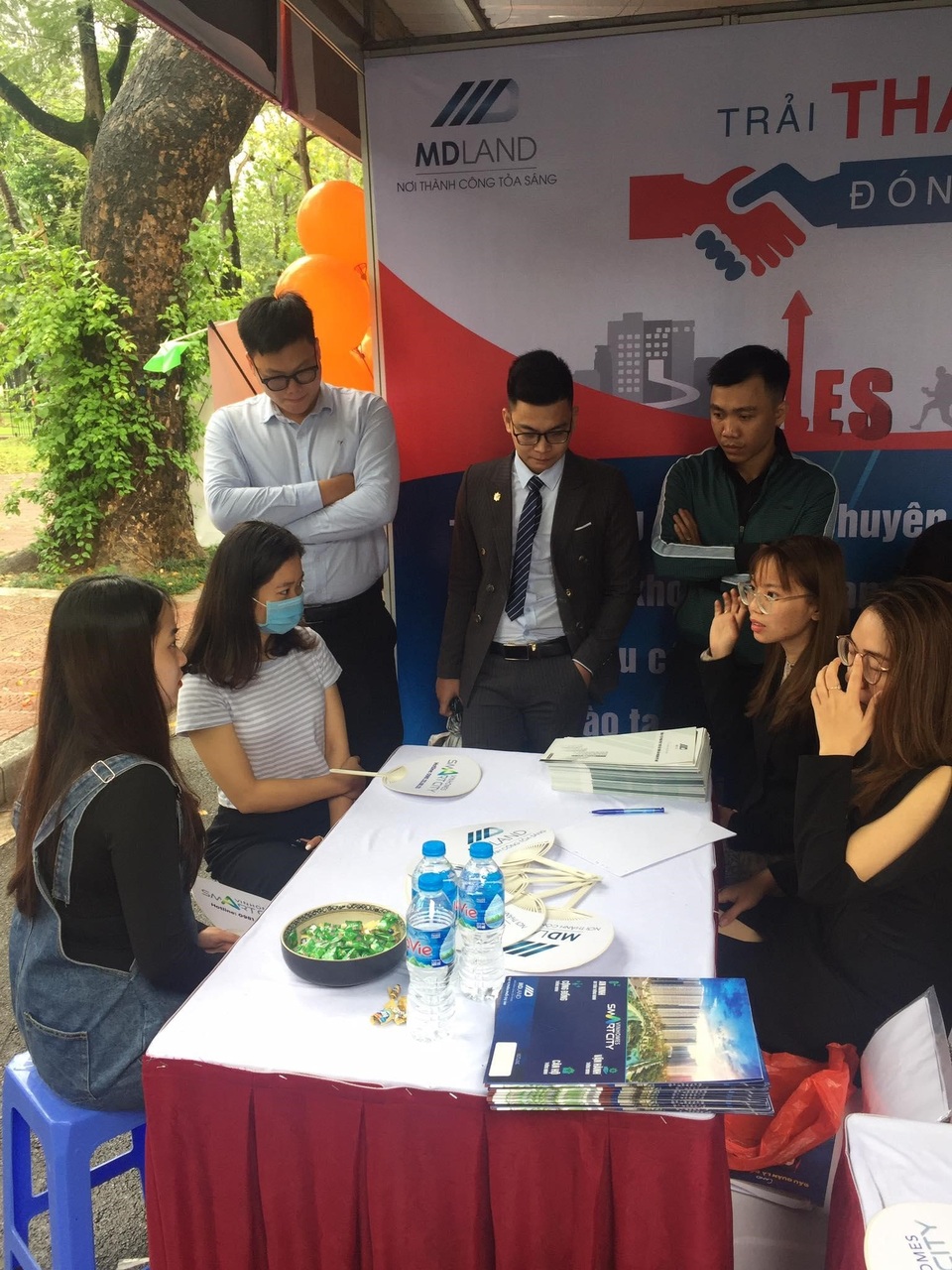 Hàng nghìn ứng viên dự đại hội tuyển dụng bất động sản lớn nhất - 3 Hàng nghìn ứng viên dự đại hội tuyển dụng bất động sản lớn nhất - 3