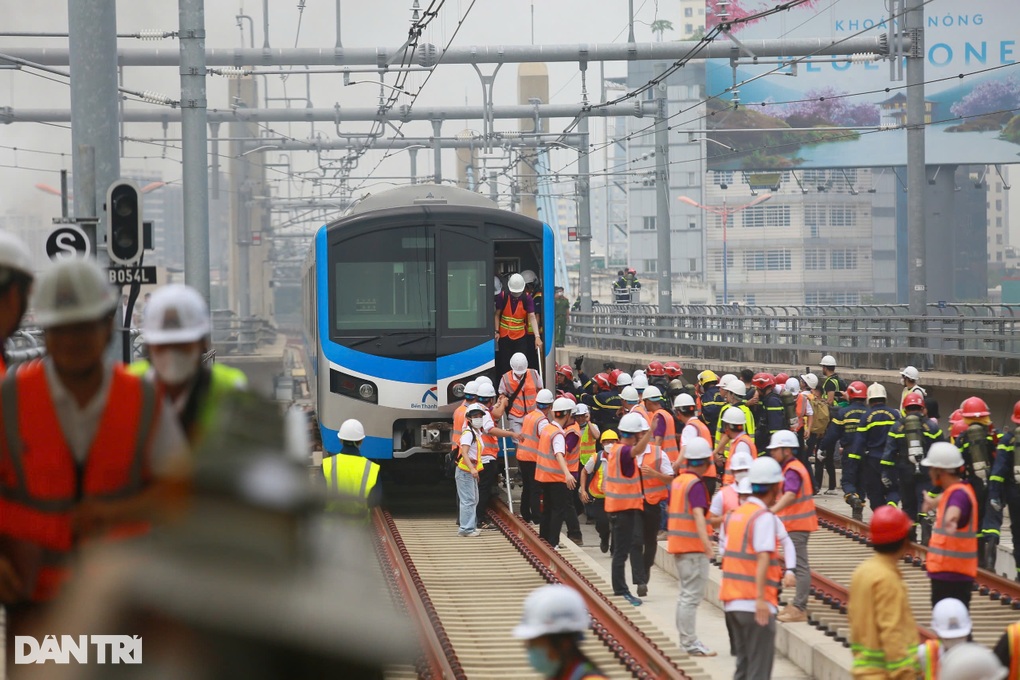 Metro số 1 ở TPHCM sẽ khai thác chính thức ngày 22/12 - 1