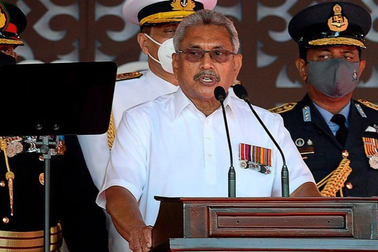 Tổng thống Sri Lanka chạy ra nước ngoài bằng máy bay quân sự