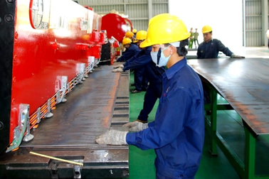 Khó khăn vẫn phải duy trì việc làm cho người lao động