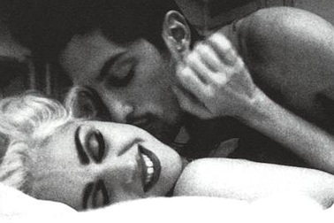 Clip “nóng” của Madonna được đưa vào bộ phim tài liệu mới