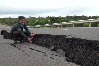 Hãi dùng đoạn đường tránh chưa bàn giao đã sạt lở nghiêm trọng
