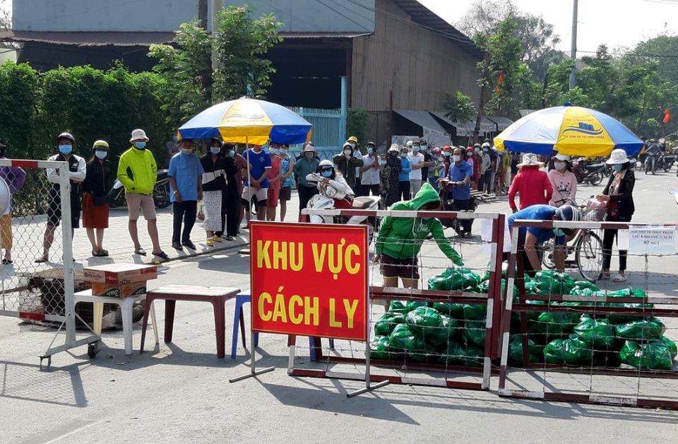 Cây ATM gạo phục vụ miễn phí hàng nghìn hộ dân trong khu vực cách ly - 5 Cây ATM gạo phục vụ miễn phí hàng nghìn hộ dân trong khu vực cách ly - 5