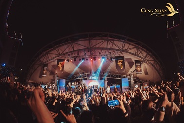 Giới trẻ háo hức chờ đón "1001 Show" tại Nhà hát ngoài trời Cung Xuân