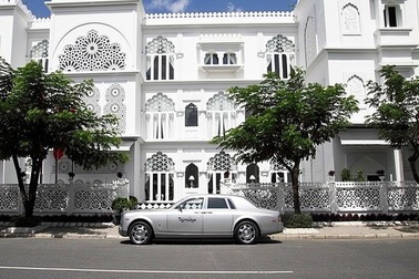 Chân dung nữ đại gia 9x Đào Ngọc Bảo Phương mua lại 2 toà lâu đài của KhaiSilk