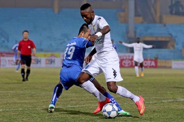 Công làm thủ phá, Hà Nội T&T bị chia điểm trên sân nhà