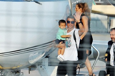 C.Ronaldo tới Turin, sẵn sàng tập luyện cùng Juventus