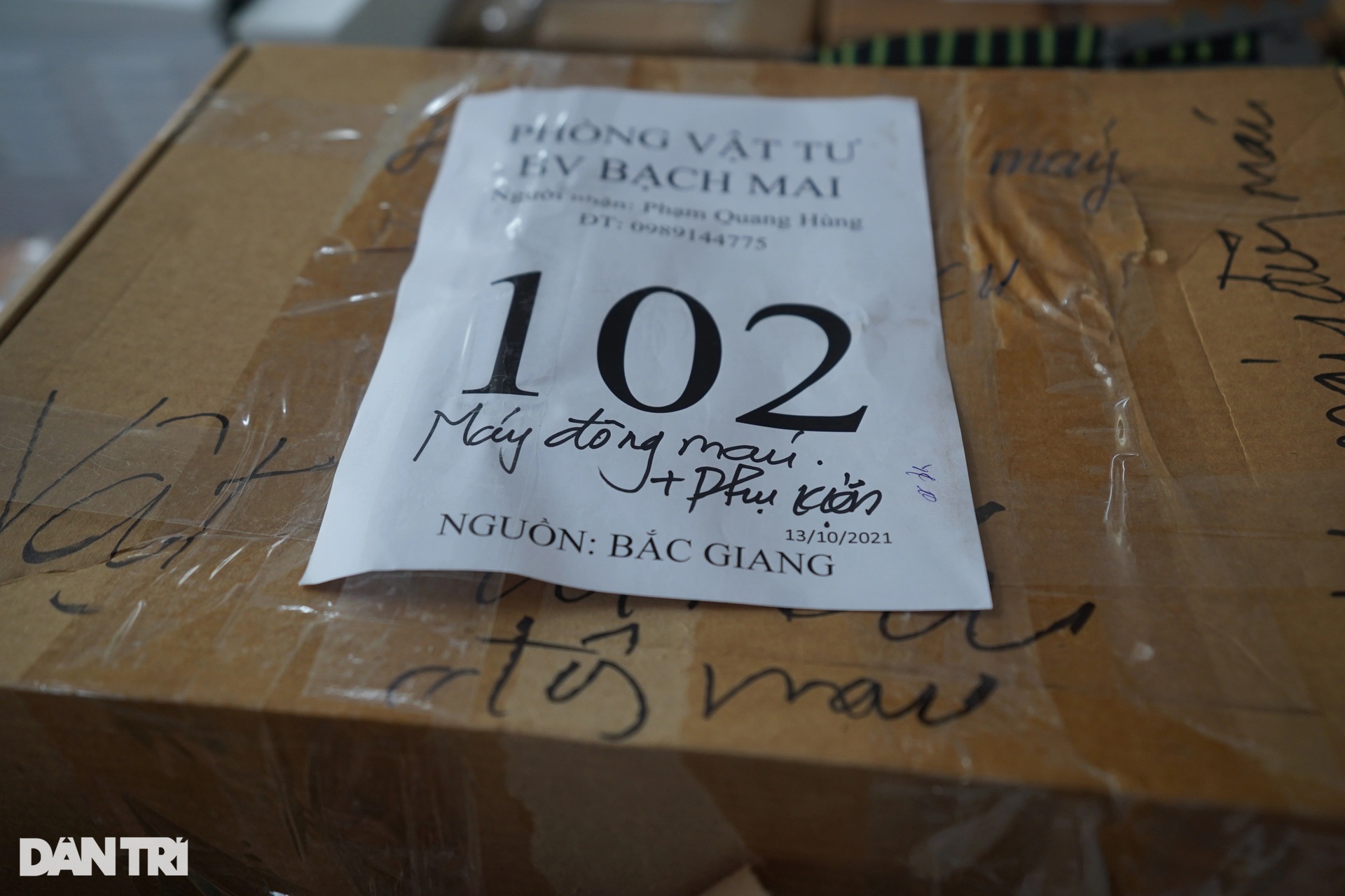 Y bác sĩ Bệnh viện Bạch Mai rời TPHCM sau 2 tháng chi viện chống dịch - 9