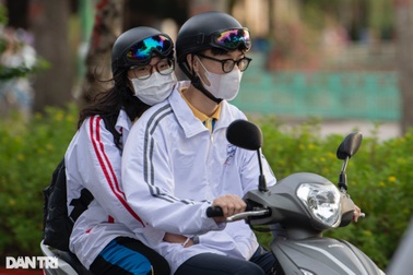 Miền Bắc lạnh vào sáng sớm, mưa lớn lan khắp miền Trung