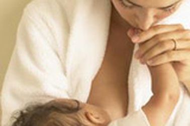 Bú mẹ - Bé ứng phó với stress tốt hơn