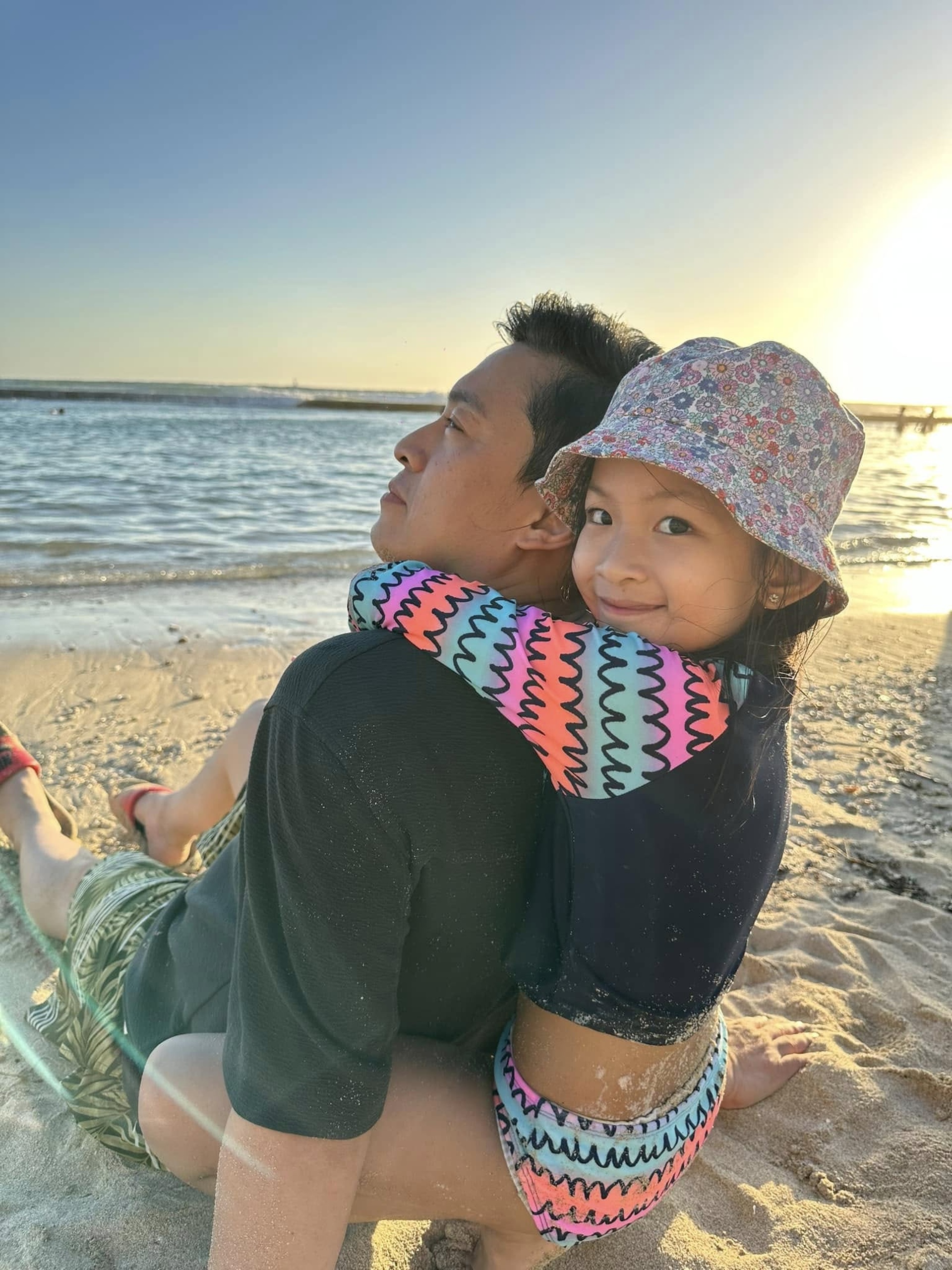 Lam Trường làm cha lần 3 ở tuổi 51, hôn nhân viên mãn bên vợ trẻ - 9