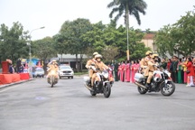 Đòi lại vỉa hè ở Hà Nội: Công an lơ là, bỏ qua vi phạm sẽ bị xử lý