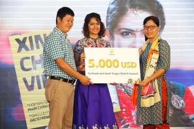 Quỹ Nhân Ái báo Dân trí tiếp nhận 5.000USD từ “Cô Dâu 8 tuổi”