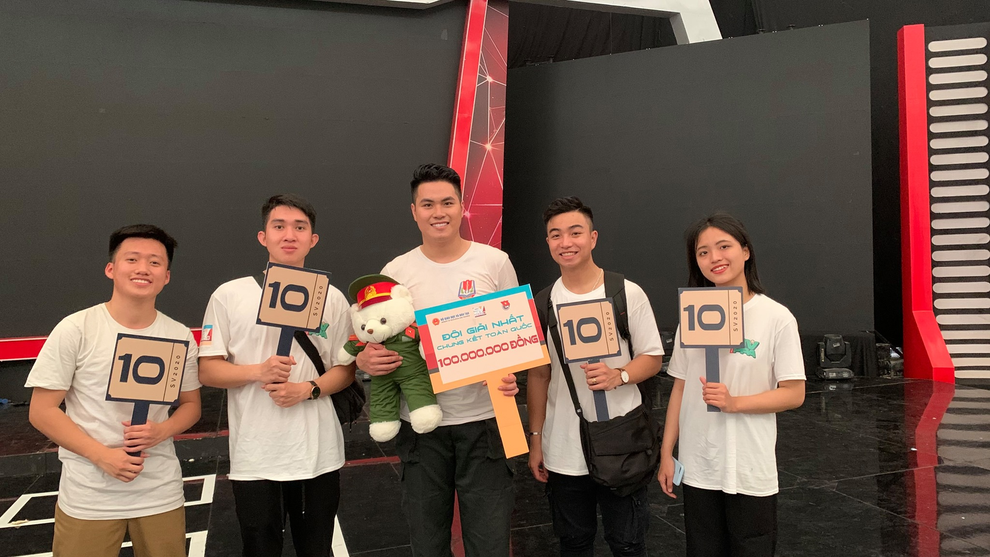 Nam sinh Học viện Cảnh sát Nguyễn Vương Anh: Sẵn sàng cống hiến cho Tổ quốc - 5 Nam sinh Học viện Cảnh sát Nguyễn Vương Anh: Sẵn sàng cống hiến cho Tổ quốc - 5