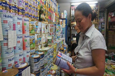 Truy tìm sự thật về giá sữa bị đẩy quá cao