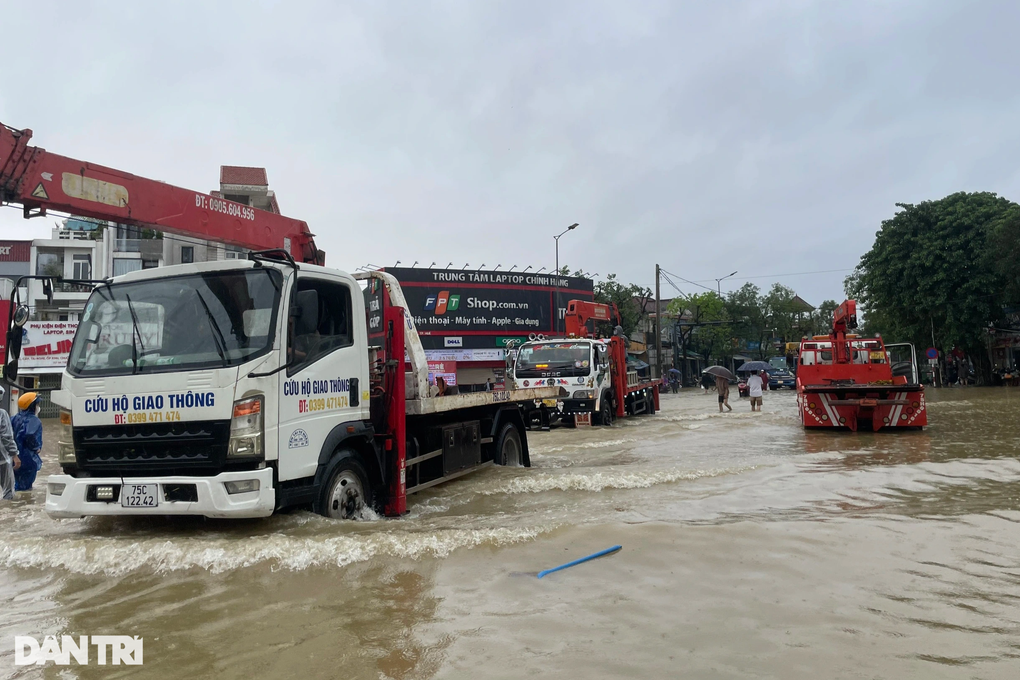 Các dịch vụ xe cẩu cứu hộ giao thông đang hoạt động hết công suất (Ảnh: Nhuận Thành)-edited-edited.jpeg Các dịch vụ xe cẩu cứu hộ giao thông đang hoạt động hết công suất (Ảnh: Nhuận Thành)-edited-edited.jpeg